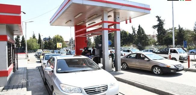 وزارة الطاقة: ما تشهده بعض محطات الوقود هو حالة اختناق مؤقتة