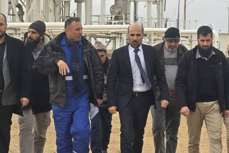 من دير الزور: تقييم شامل للحقول النفطية… وخطة تأهيل تمتد لثلاث سنوات..