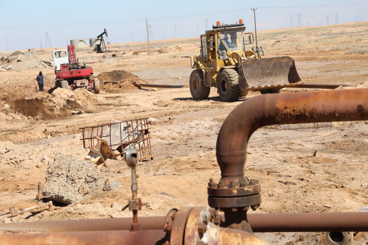 الشركة السورية للبترول تنفذ مشروعاً جديداً لزيادة إنتاج النفط وتعزيز الاستدامة البيئية في مواقع العمل