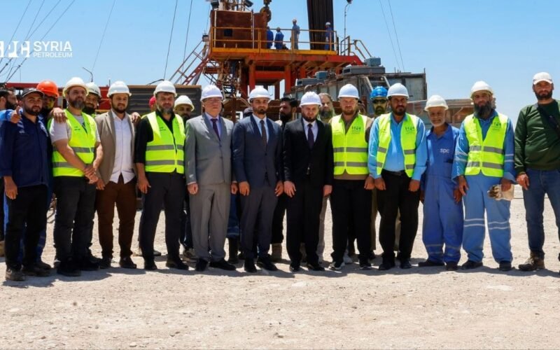 وزير الطاقة يفتتح حفارة الإصلاح النفطية “XJ450” التابعة للشركة السورية للبترول بعد إعادة تأهيلها بخبرات وطنية