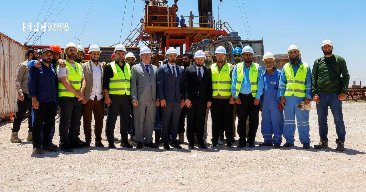 وزير الطاقة يفتتح حفارة الإصلاح النفطية “XJ450” التابعة للشركة السورية للبترول بعد إعادة تأهيلها بخبرات وطنية